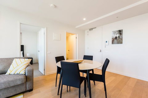 Tori, 1BDR Southbank Apartment - Accommodation Broome 3