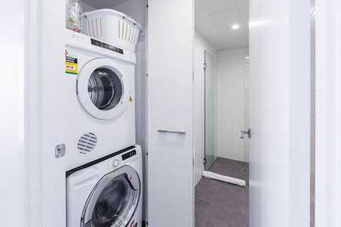 Tori, 1BDR Southbank Apartment - Accommodation Broome 7