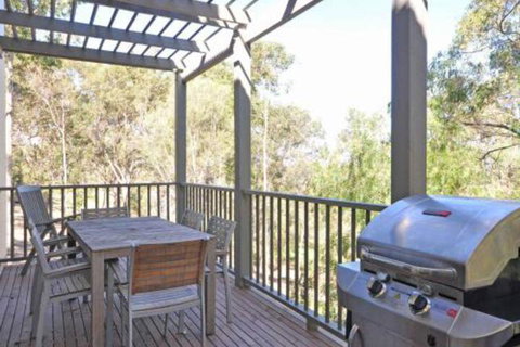 Villa Petit Verdot Located Within Cypress Lakes - Accommodation Broome 0