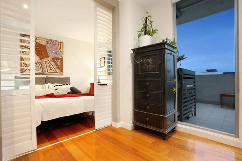 Essendon Sub Penthouse On Napier - Accommodation Broome 6
