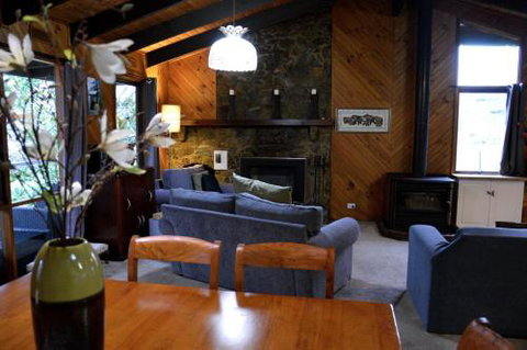 1 School Road Wandiligong - Accommodation Broome 3