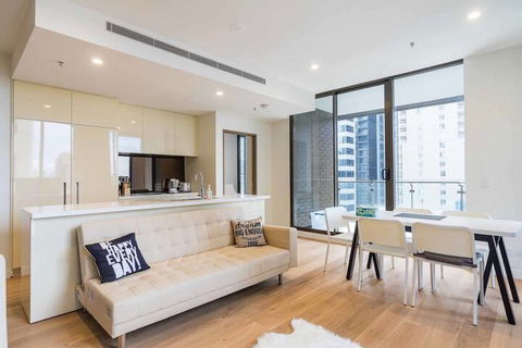 Fabulous City 2 BDR Apt In New Building - Accommodation Broome 7