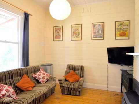 MY Fair Lady External Bathroom PET Friendly - Accommodation Broome 2