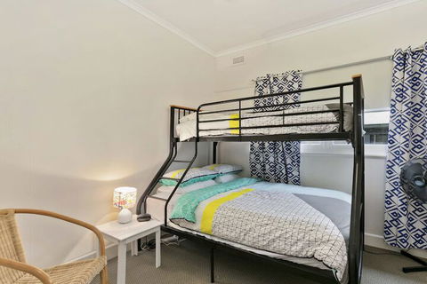 Vintage Sunrise PET Friendly - Accommodation Broome 2
