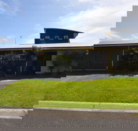 Flying Colours Free Wifi - Accommodation Broome