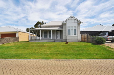 Paperbark Homestead PET Friendly - Accommodation Broome 0