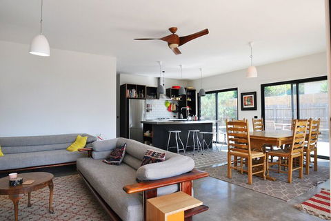 Armstrongs Close TO Beach - Accommodation Broome 3