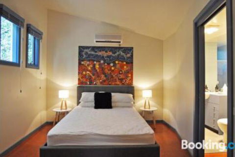 Surf Sounds Free Wifi PET Friendly Surf Side! - Accommodation Broome 4