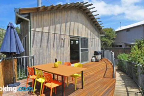 Surf Sounds Free Wifi PET Friendly Surf Side! - Accommodation Broome 0