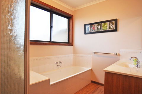 Palm Waters 4 PET Friendly - Accommodation Broome 6