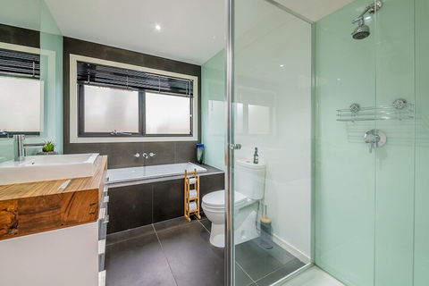 Luxury By THE SEA Close TO THE Beach - Accommodation Broome 6