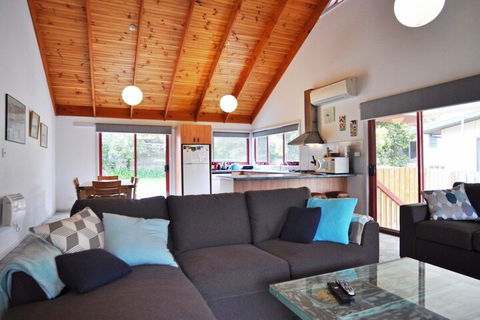 Beilby Beach Cottage Free Wifi & Foxtel PET Friendly - Accommodation Broome 3