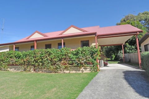 Beilby Beach Cottage Free Wifi & Foxtel PET Friendly - Accommodation Broome 0