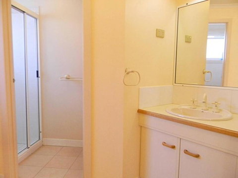 QUAYS 6 - Accommodation Broome 7
