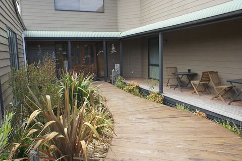 Venus Escapes Guesthouse - Accommodation Broome 1