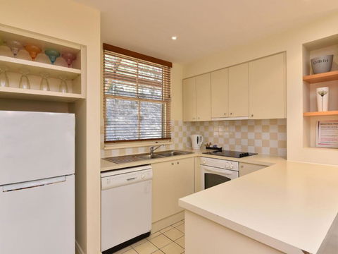 Villa Shiraz Located Within Cypress Lakes - Accommodation Broome 2