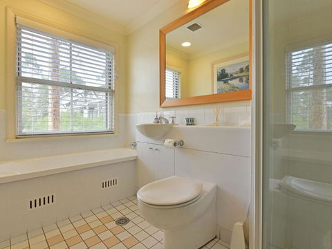 Villa 2br Provence Resort Condo Located Within Cypress Lakes Resort (nothing Is More Central) - Accommodation Broome 1