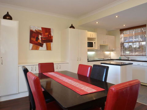 Villa Executive 2br Cypress Resort Condo Located Within Cypress Lakes Resort (nothing Is More Central) - Accommodation Broome 2