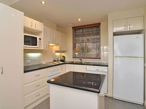 Villa Executive 2br Cypress Resort Condo Located Within Cypress Lakes Resort (nothing Is More Central) - Accommodation Broome 3