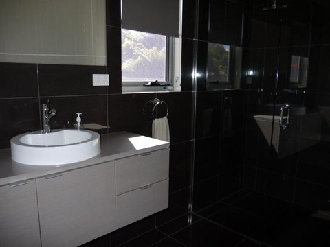 Luxury Near Old Pier Beach - Accommodation Broome 4