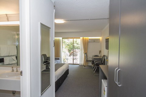 Quality Inn The Willows - Accommodation Broome 1