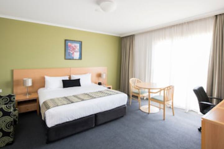 Phillip ACT Accommodation Broome