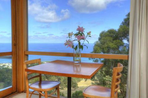 Chriss Beacon Point Restaurant & Villas - Accommodation Broome 4