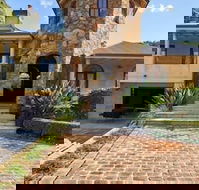 Victoria's at Ewingsdale Byron Bay - Accommodation Broome