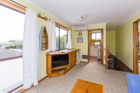 HOLIDAY On NAUTILUS INVERLOCH - Accommodation Broome 4