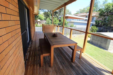 BARRELS At BOOMERANG - Accommodation Broome 6