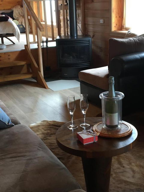 Springmead Rustic Cabin - Accommodation Broome 1