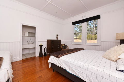 The Parsons Vineyard Retreat Get Amongst The Vineyards In A Historic Home - Accommodation Broome 4