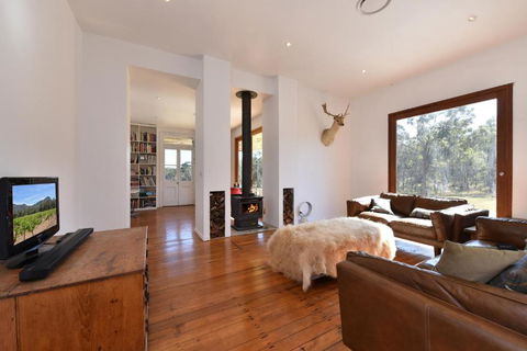 The Parsons Vineyard Retreat Get Amongst The Vineyards In A Historic Home - Accommodation Broome 5