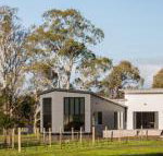 Pomonal Estate Mt. Cassell Villa - Accommodation Broome