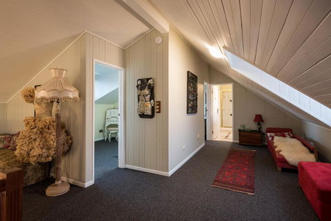 Land Of Lost Treasure - Accommodation Broome 3