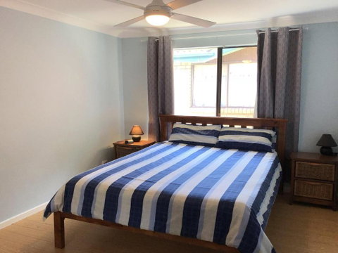 Baydream 13 Pirralea Parade Pet Friendly Aircon Boat Parking - Accommodation Broome 3