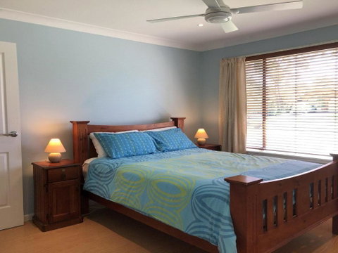 Baydream 13 Pirralea Parade Pet Friendly Aircon Boat Parking - Accommodation Broome 2