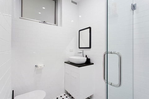 Industrial Central Apartment Shop 8 - Accommodation Broome 4