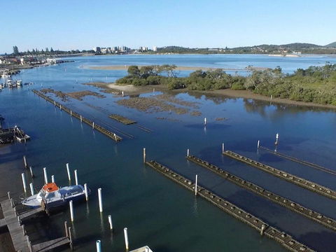 Fairholme 8 Perfect Lakefront Position - Accommodation Broome 4