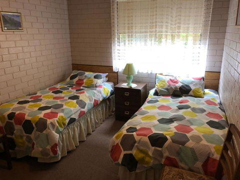 Flat 1 / 15 Dalmeny Drive - Accommodation Broome 2