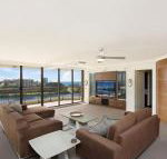 Seascape Apartments Unit 1201A Luxury apartment with views of the Gold Coast  Hinterland - Accommodation Broome