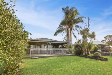 Eagle Point Getaway Waterfront Serenity! - Accommodation Broome 6