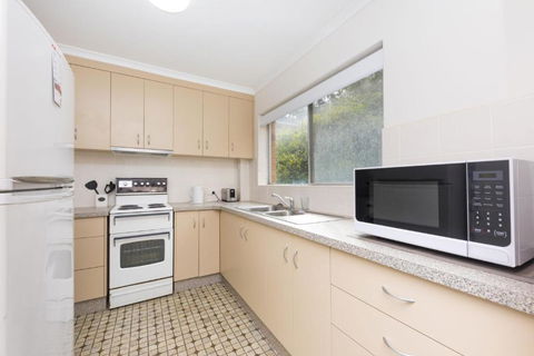 Dolphin Court 1 / 48 North Street - Accommodation Broome 6