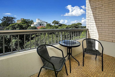 HAMP1 Bright Apartment In Cremorne - Accommodation Broome 4