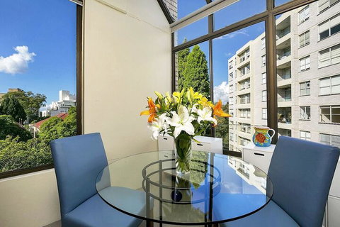 HAMP1 Bright Apartment In Cremorne - Accommodation Broome 5