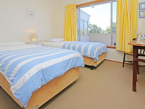 REST ASHORE At MOLLYMOOK - Accommodation Broome 1