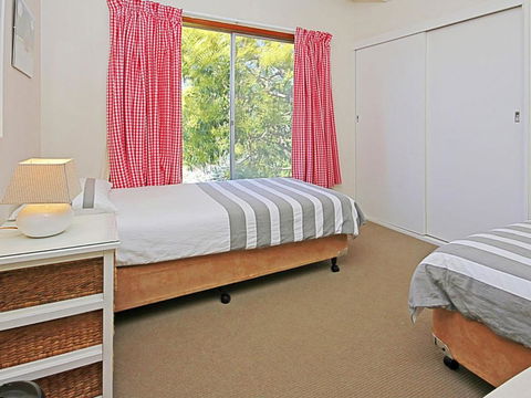 REST ASHORE At MOLLYMOOK - Accommodation Broome 2
