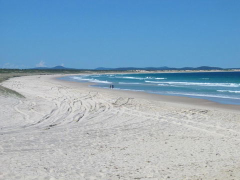 Enjoy The Soothing Sea Breeze - Accommodation Broome 1
