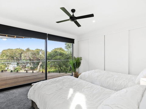 POINT BREAK NEW LISTING 2019 - Accommodation Broome 5