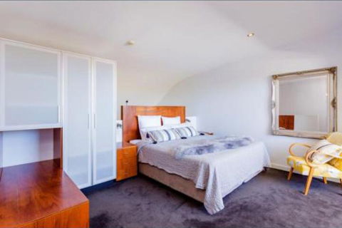 Urban Paradise Minutes From The Markets - Accommodation Broome 0